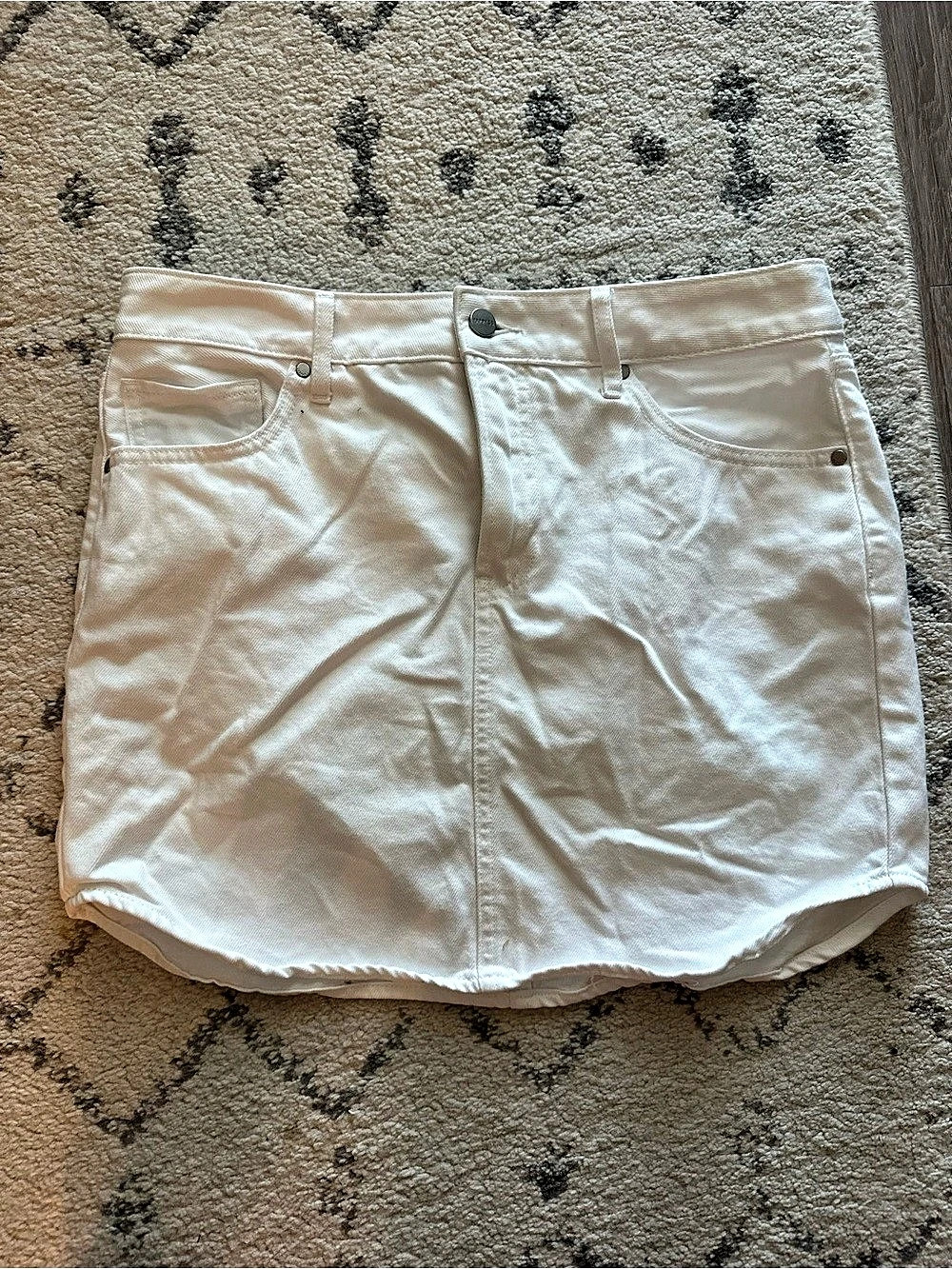Express Women's White Jean Shorts. Size 8